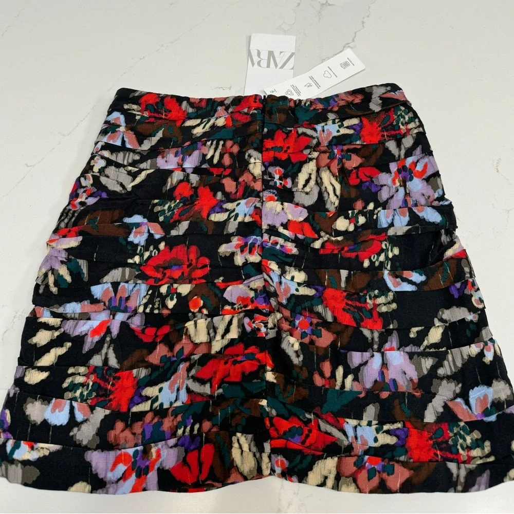 NWT- Zara Mini Skirt - Super Cute!